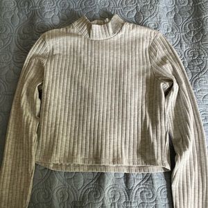 H&M grey cable knit cropped turtle neck